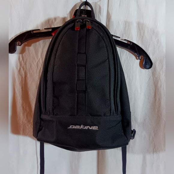 Dakine Black Cosmo 6.5L Backpack Bag Organizer Pockets Womens - Picture 2 of 10